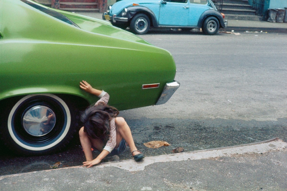 Helen Levitt, - New York, 1980. - Private collection. Film Documents LLC/Courtesy Thomas Zander Gallery, Cologne.